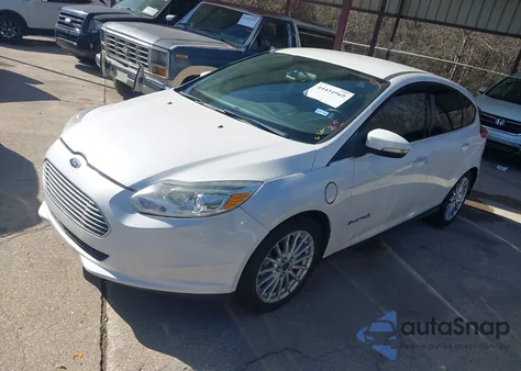 2013 Ford Focus Electric z USA, uszkodzony, nr VIN 1FADP3R46DL125972
